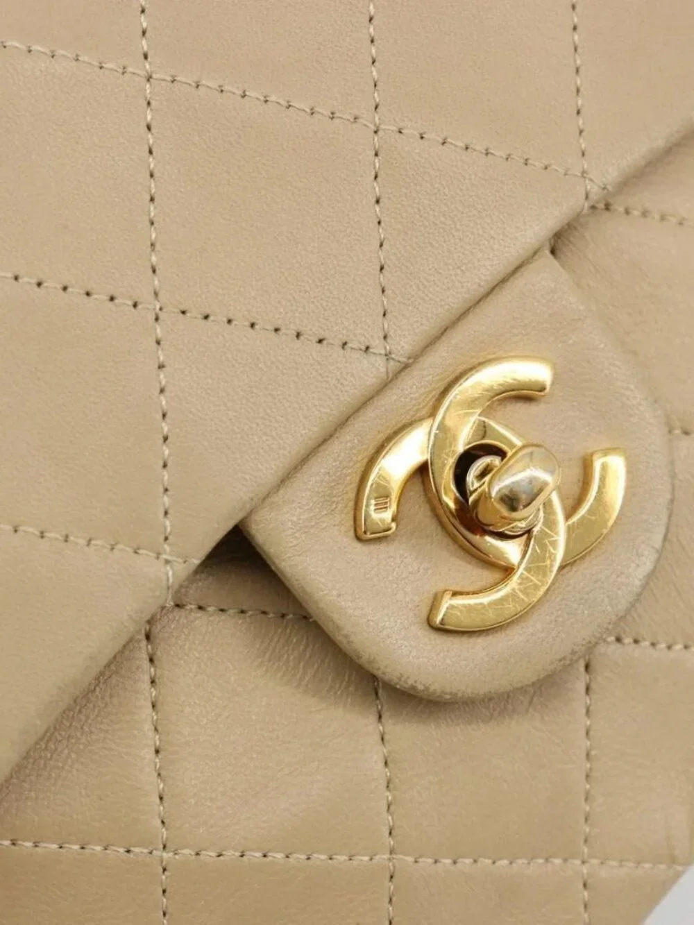 CHANEL Mini Matelasse Chain Shoulder Bag Lamb Skin Beige Gold CC Auth ka4523A